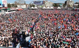 Cumhurbaşkanı Erdoğan’ın mitinginde “İsrail ile ticaret yapılmasın” pankartı kaldırıldı