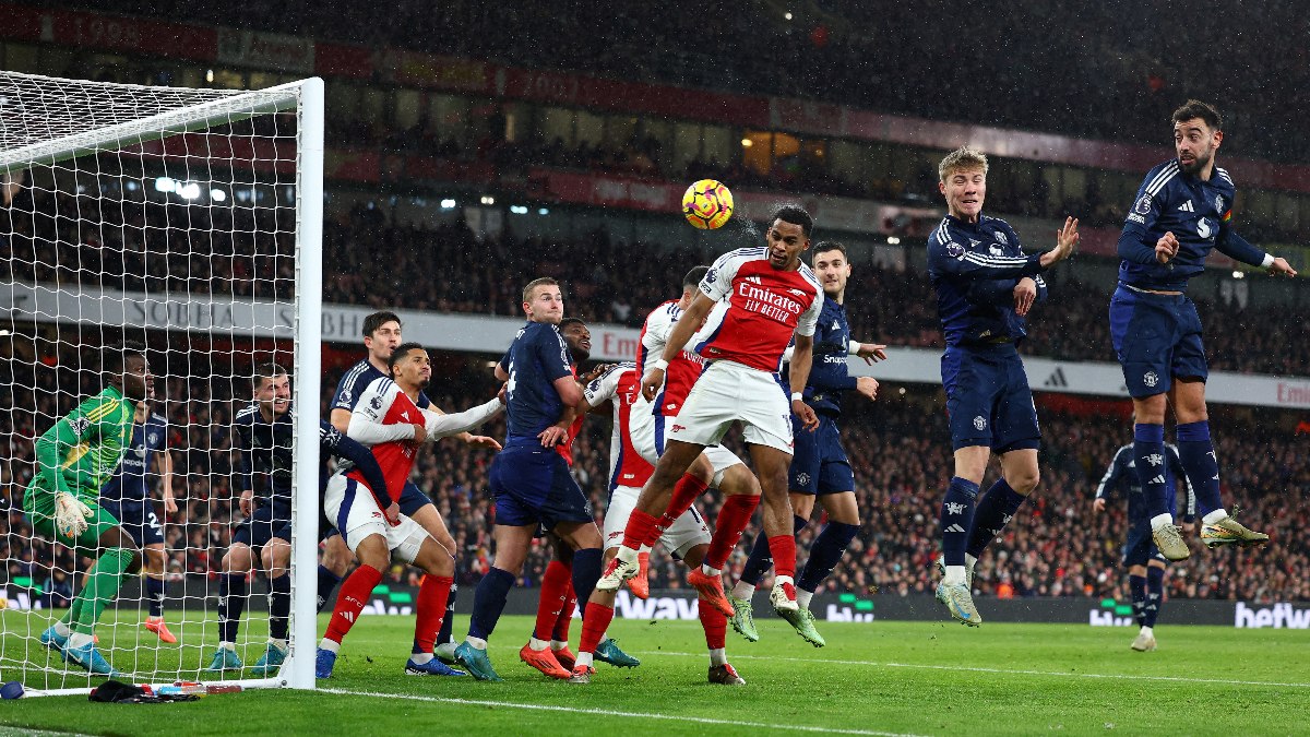 Arsenal dev maçta Manchester United’ı yendi