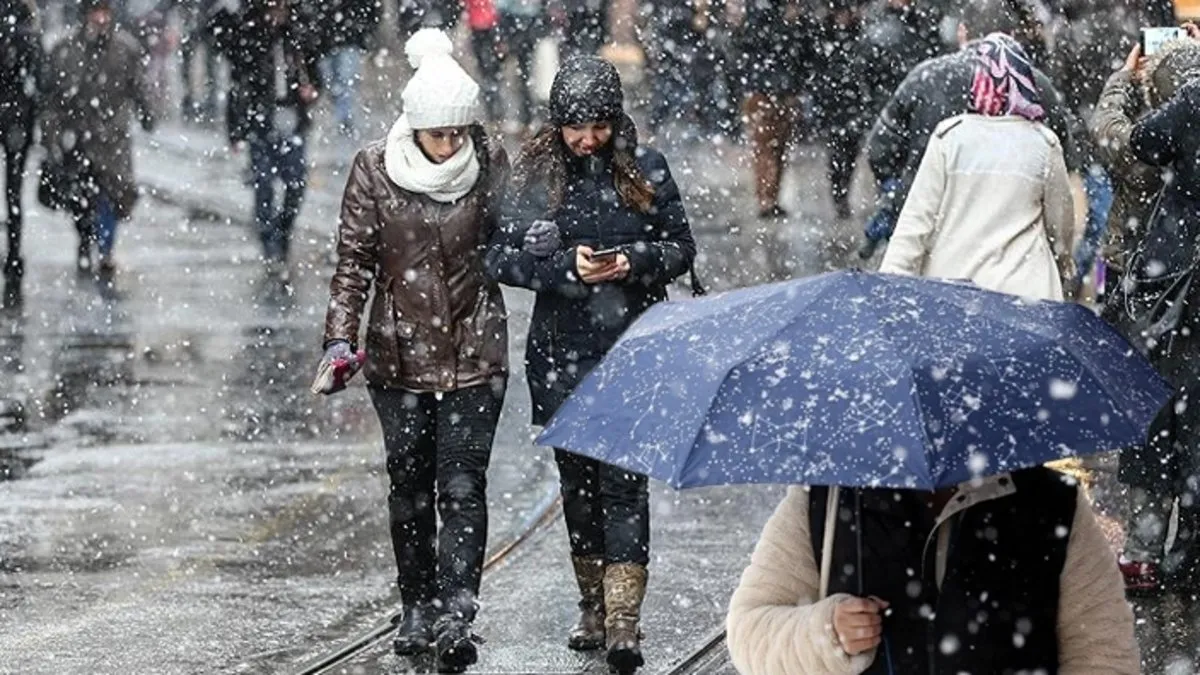 Meteoroloji’den lapa lapa kar yağışı alarmı! Kar için saat verildi! İstanbul ve Ankara’da kar esareti yaşanacak!